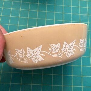 Vintage Pyrex Sandalwood Tan White Ivy Leaf Dish (#471 1 Pint)